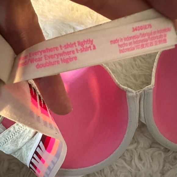 ⭐️ 3 for $20.00 SALE VS Pink bra - Picture 10 of 11